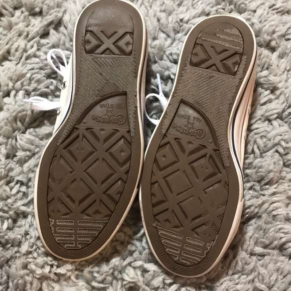 Converse White Canvas Low Top - Picture 3 of 7